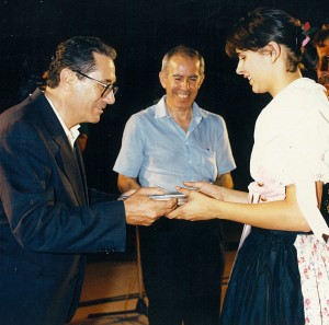 Il sindaco Claudio Catalfio durante una premiazione della Pro Loco